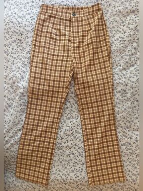 brown plaid pants 🤎